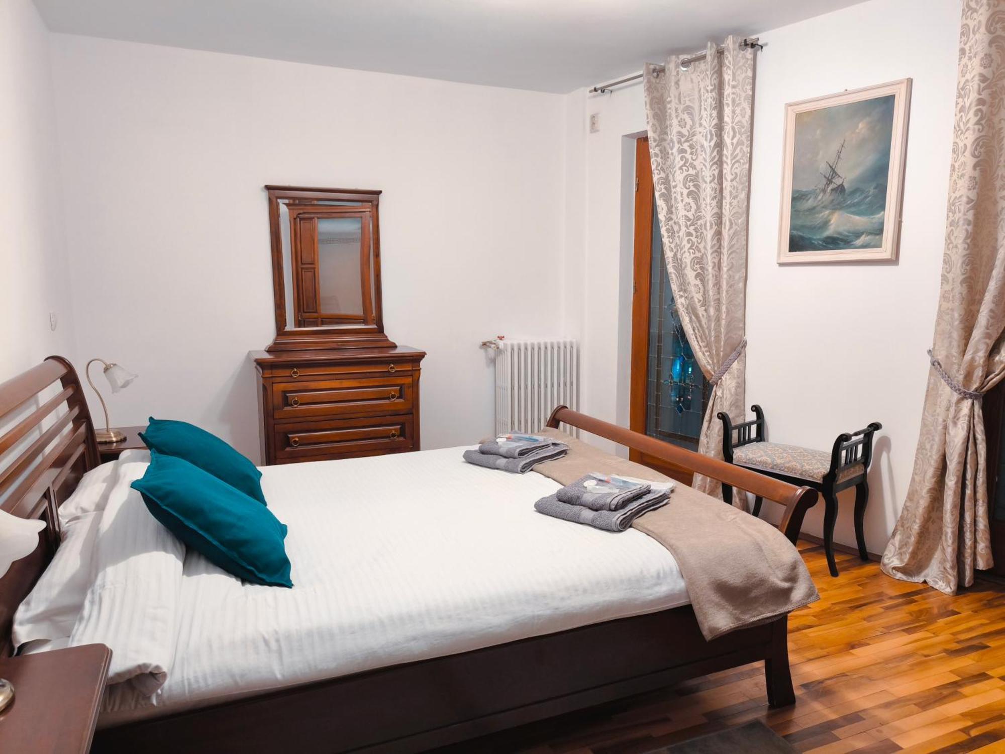 Old Town - Victoriei 2 Apartment